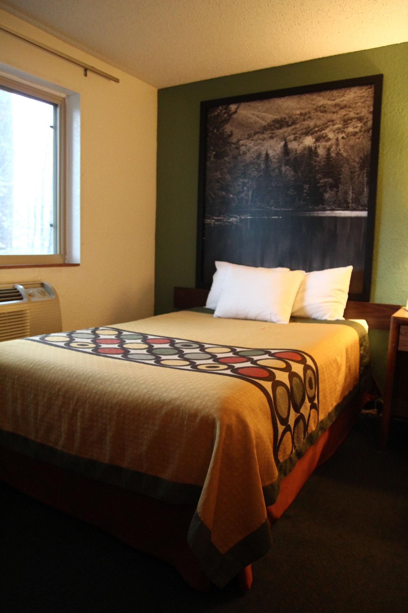 Super 8 By Wyndham Queensbury Glens Falls Dış mekan fotoğraf