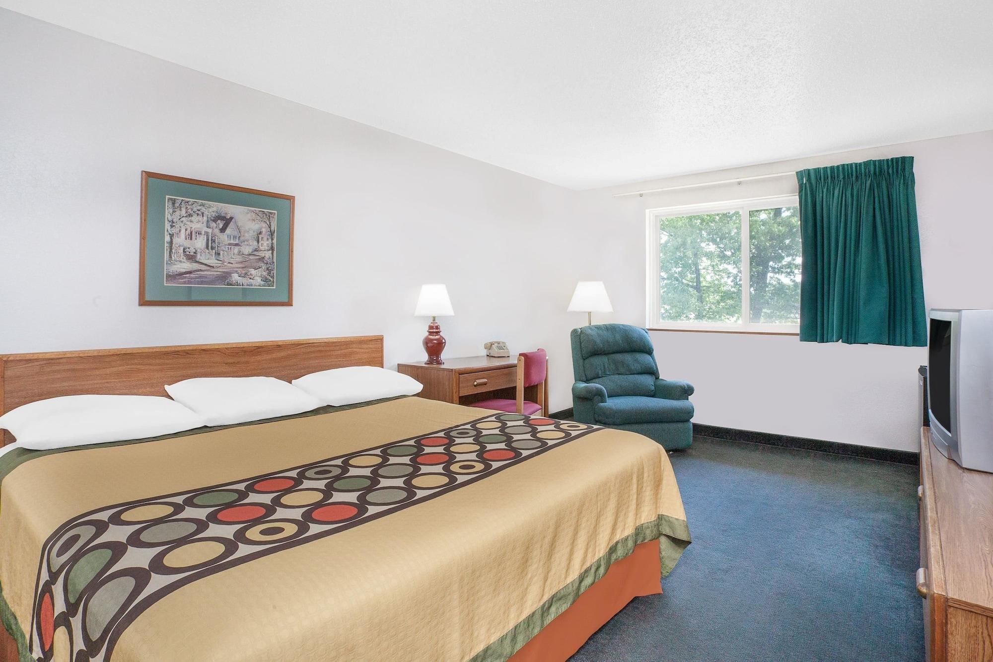 Super 8 By Wyndham Queensbury Glens Falls Dış mekan fotoğraf