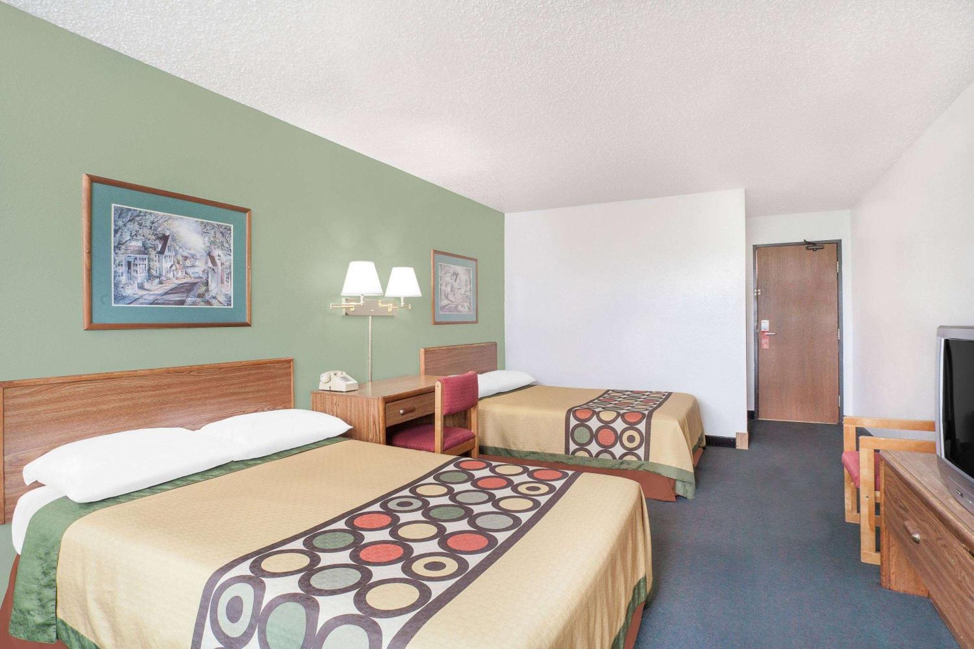 Super 8 By Wyndham Queensbury Glens Falls Dış mekan fotoğraf